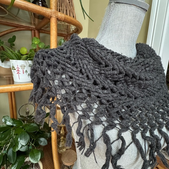 Bundle of 3 American Eagle Crochet Scarves - Picture 7 of 12